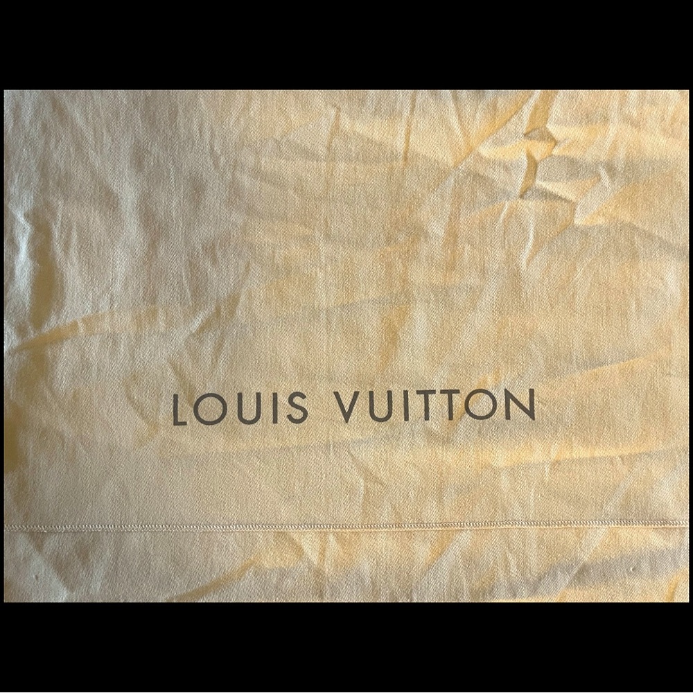 Louis Vuitton Large Envelope Style Dustbag: Fold Over/Flap Closure, 18”x13”